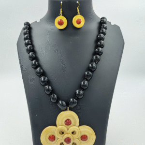 Bamboo Clover Necklace with Soapnut Beads